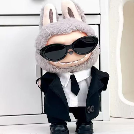 Labubu Agenten-Outfit